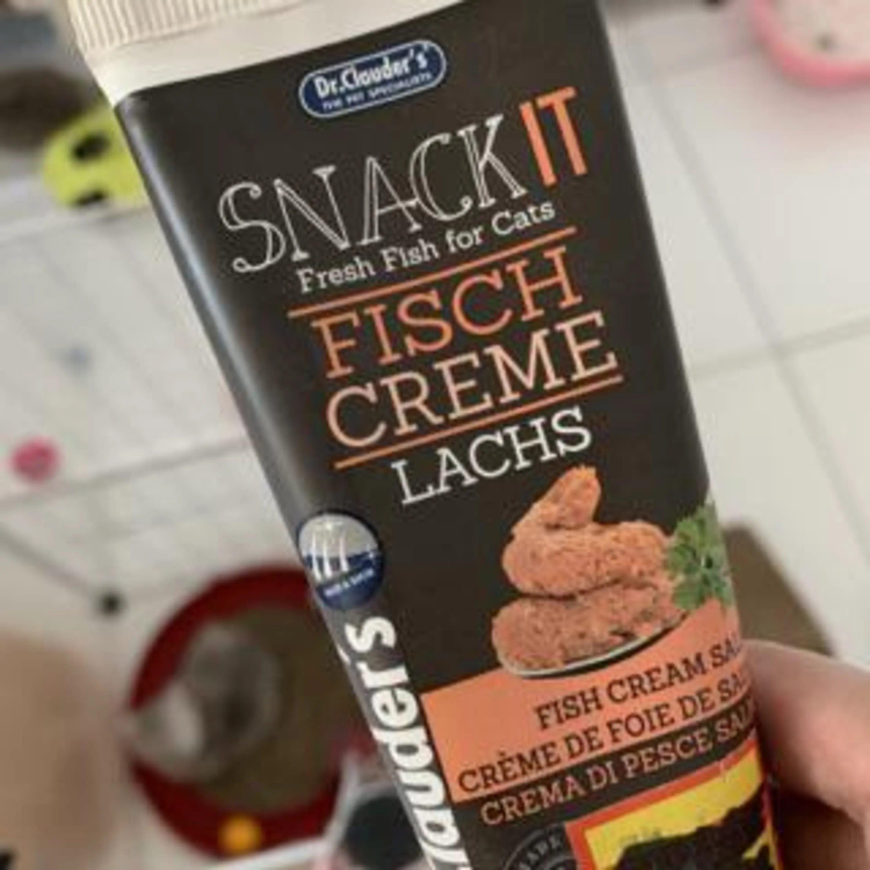 میان وعده گربه دکتر کلادرز مدل Dr clauder’s Snack It Fish/Liver Cream 